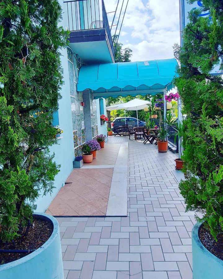 Hotel Savina Rimini Buitenkant foto