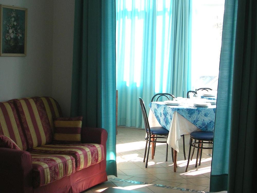 Hotel Savina Rimini Buitenkant foto