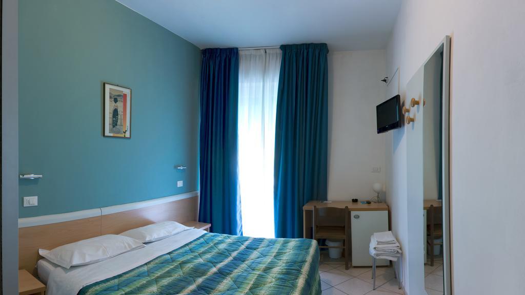 Hotel Savina Rimini Buitenkant foto